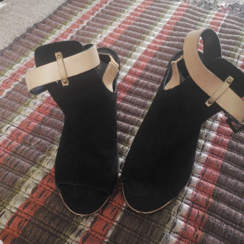 Ankle booties